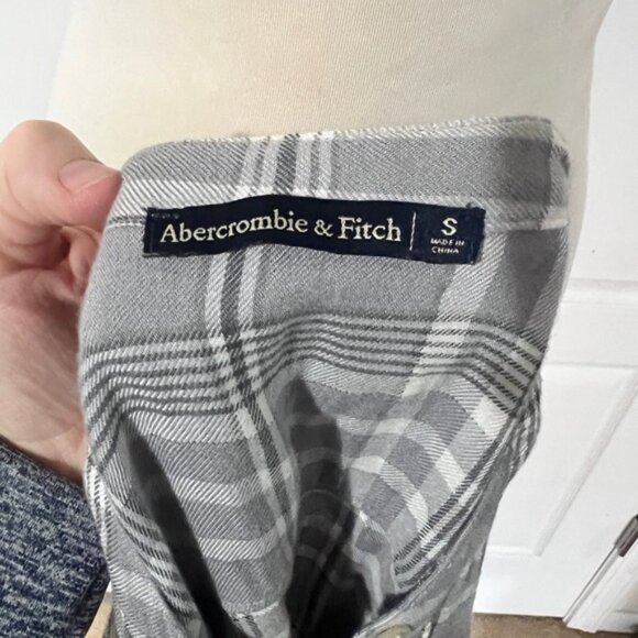 Abercrombie and Fitch Plaid Button Down‎ Top - sz S - Picture 6 of 6